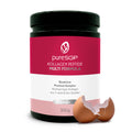 Schwarze Dose mit rotem und weißem Etikett „pureSGP Kollagen Peptide Multi Formula“. Bioaktiver Premium-Komplex aus drei natürlichen Kollagenquellen, 300 Gramm. Vor der Dose liegt eine aufgebrochene Eierschale.